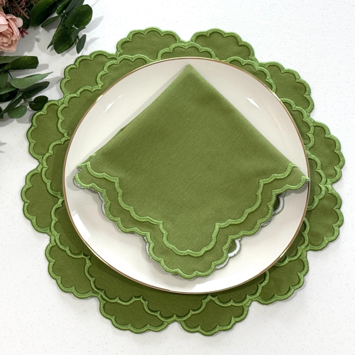 Cressida Green Round Fabric Placemat & Napkin Set