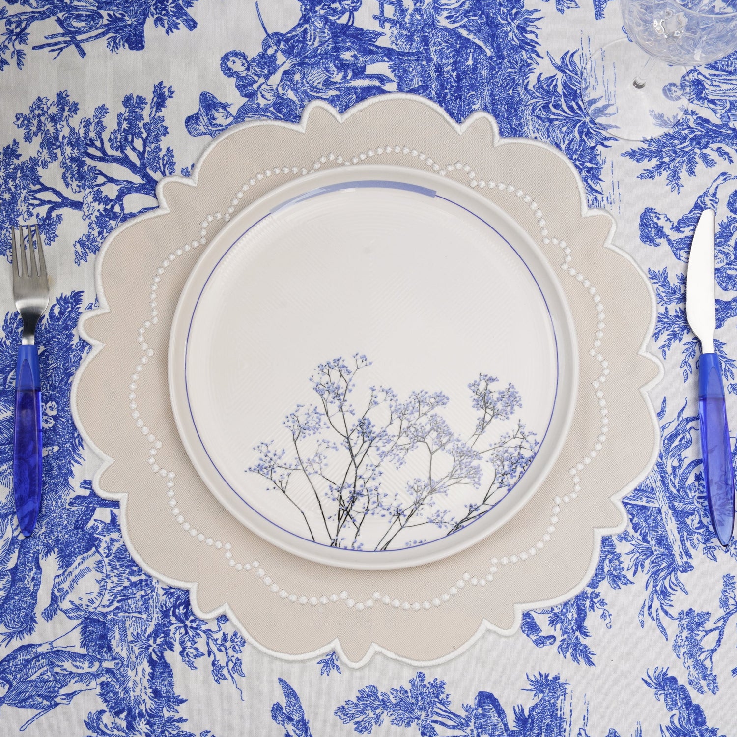 Harmony Cream Round Fabric Placemat