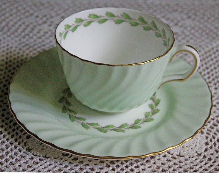 Minton Cheviot Green Cups & Saucers – Set of 4 with Laurel Garland S503