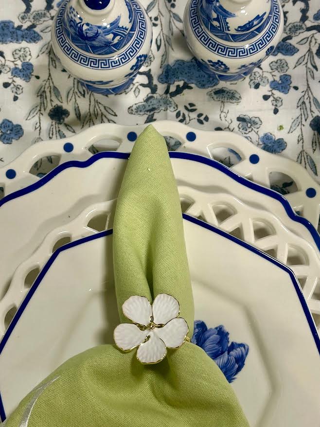 White Flower Set of 4 Napkin Ring