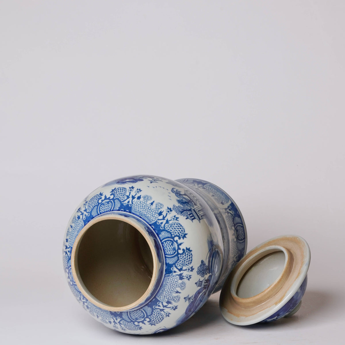 Chinoiserie Blue & Whie Landscape Temple Jar