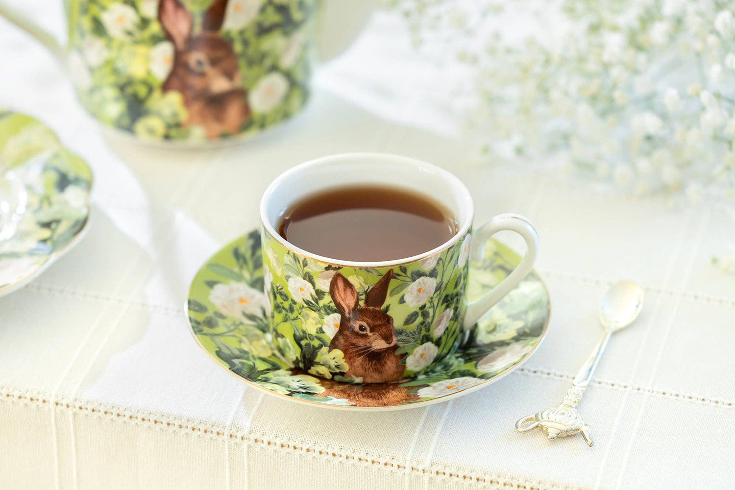 Bunny in Bloom Porcelain Tea Set – Teapot with 4 Cups & Saucers