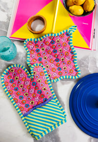 Pink Pot Holder & Oven Mitt