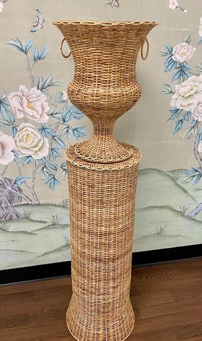 Round Wicker Urn and Pedestal (3 Options)