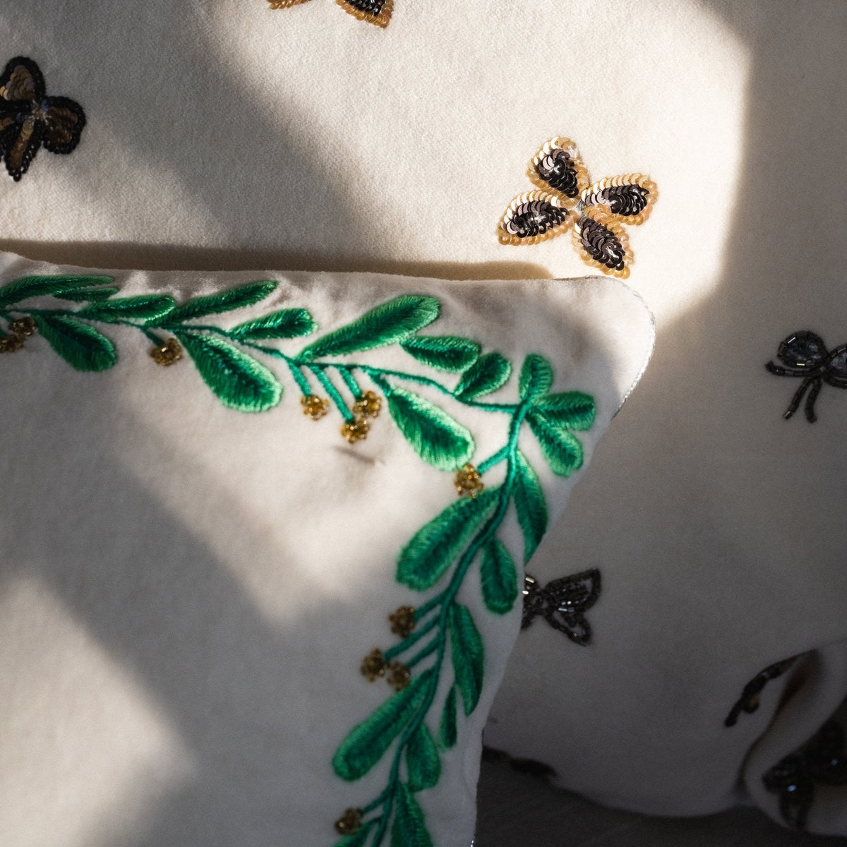 Embroidered Border Mistletoe Pillow – Cream Cotton Velvet