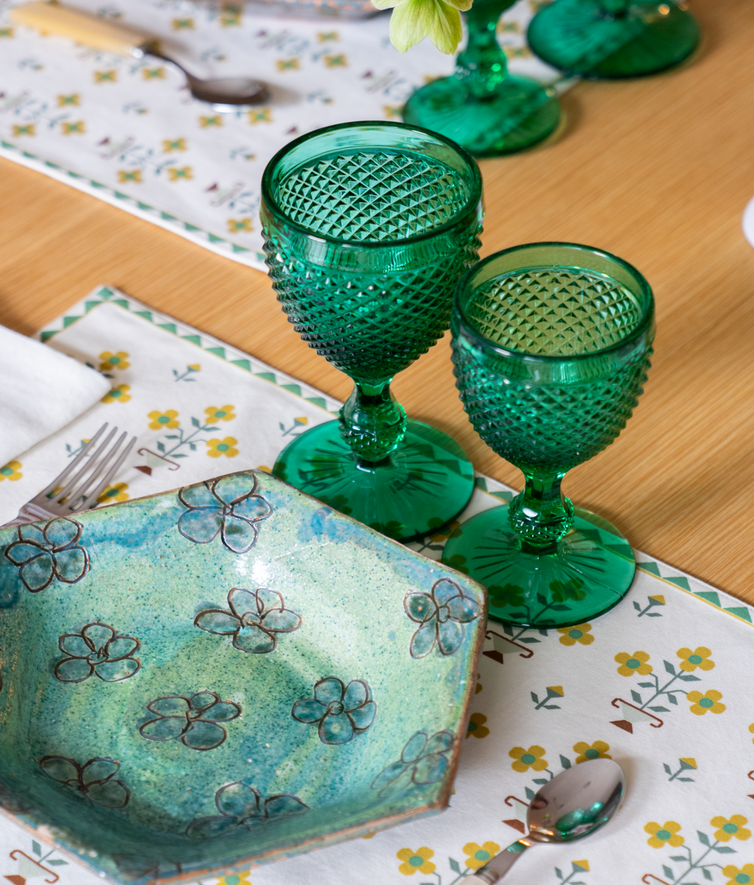 Stemmed White Wine Glass, Green