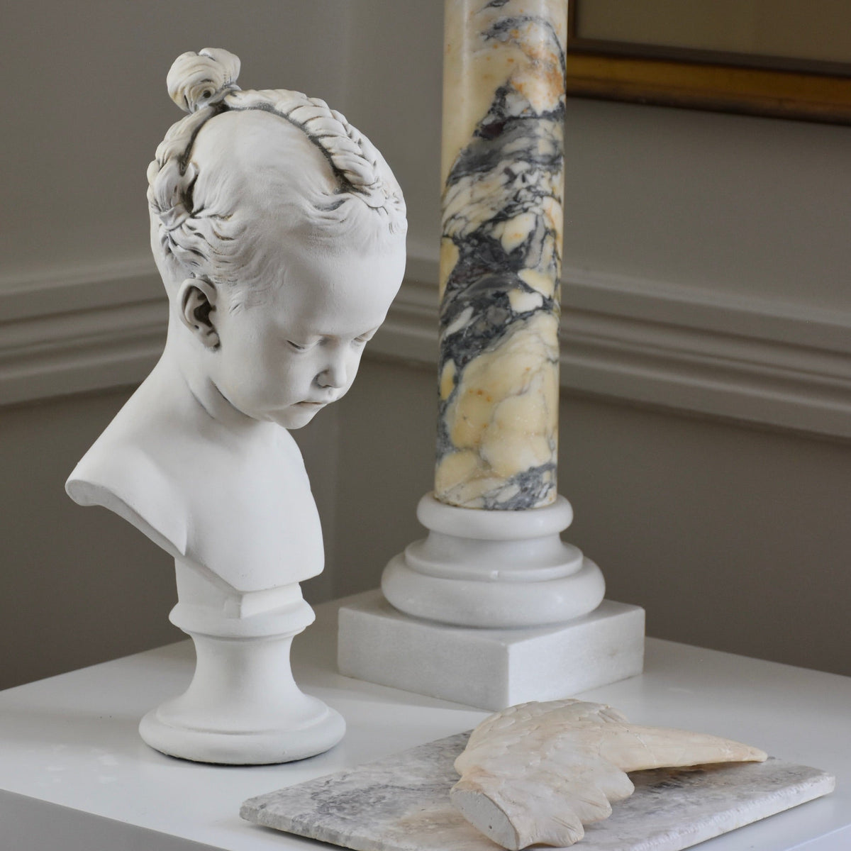 Busto De Niña Bust (Various Colors)
