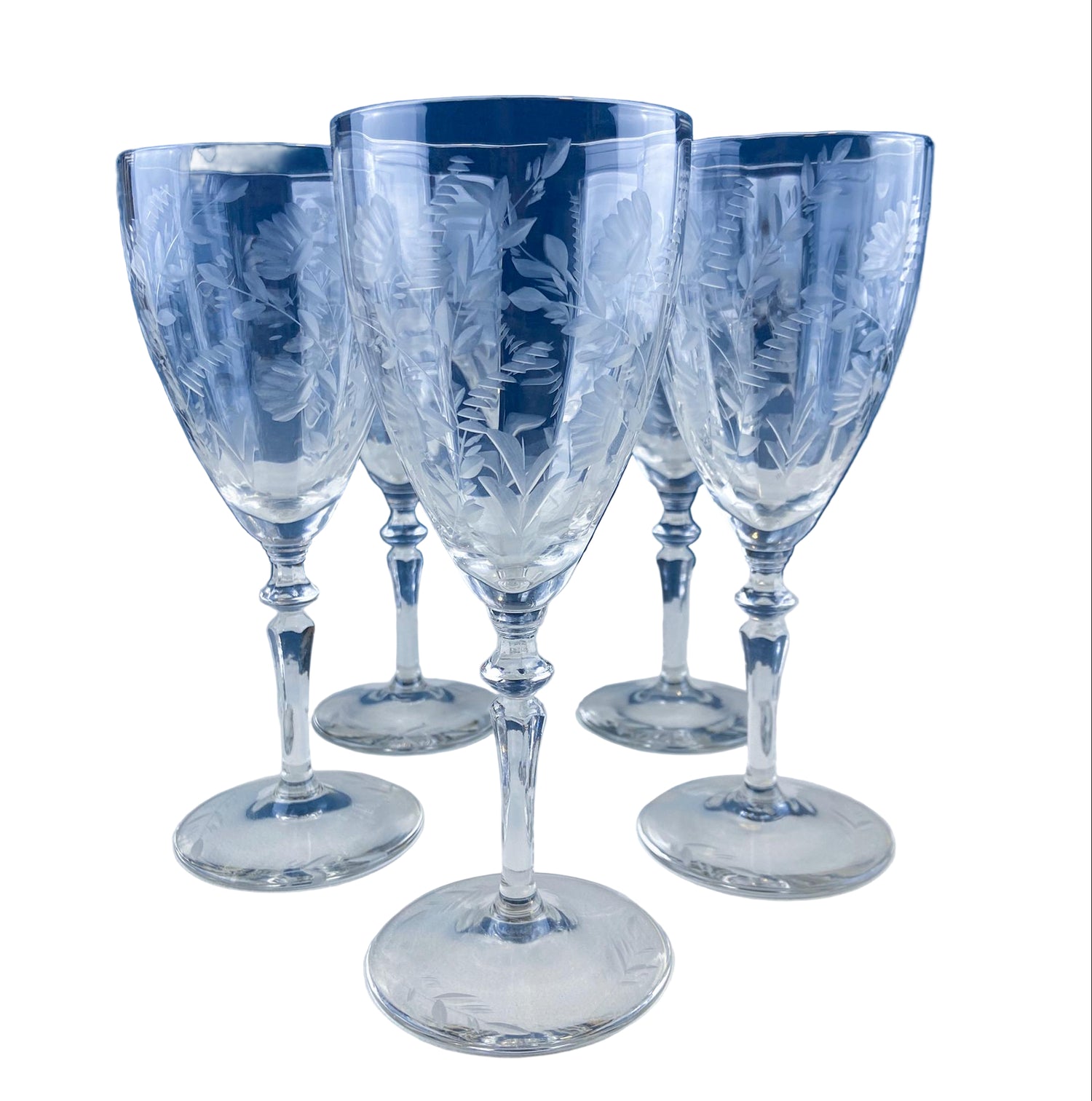Daisy Motif Wine Goblets – Set of 5 Timeless Glasses