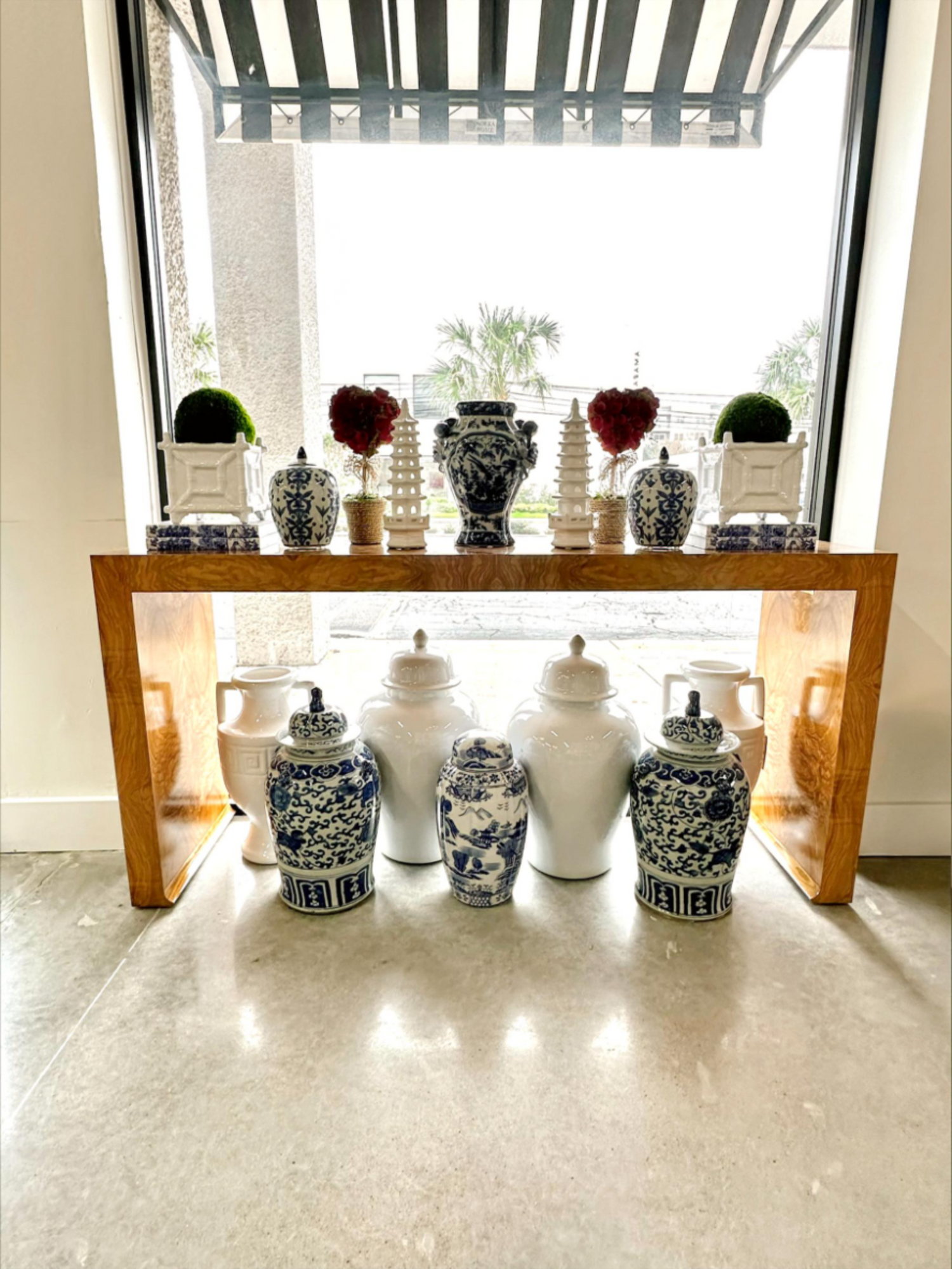 Glossy White Grand Porcelain Ginger Jar