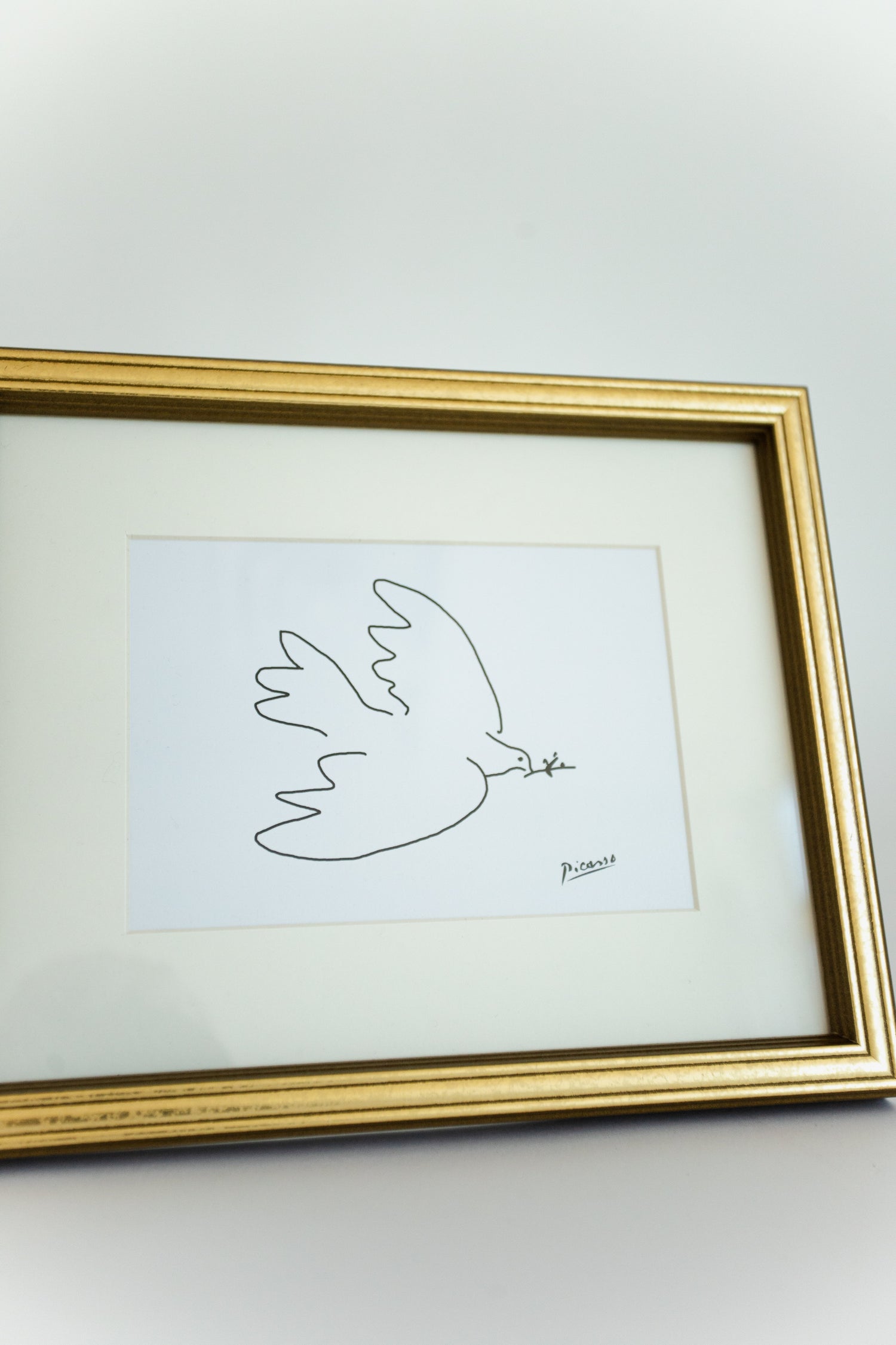 Jonas – Classic Picasso Print in Gold Frame with Ivory Mat (Micro Art Collection)
