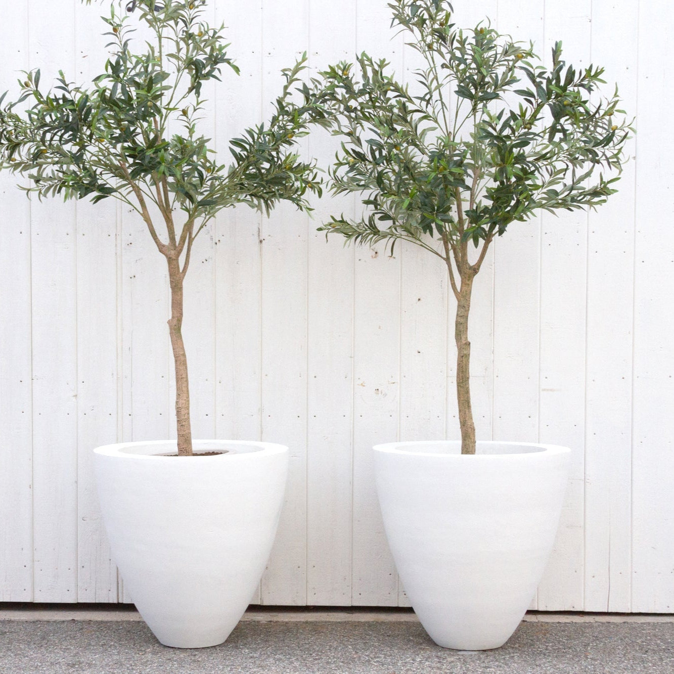 Classic White Round Planter, Set of 2