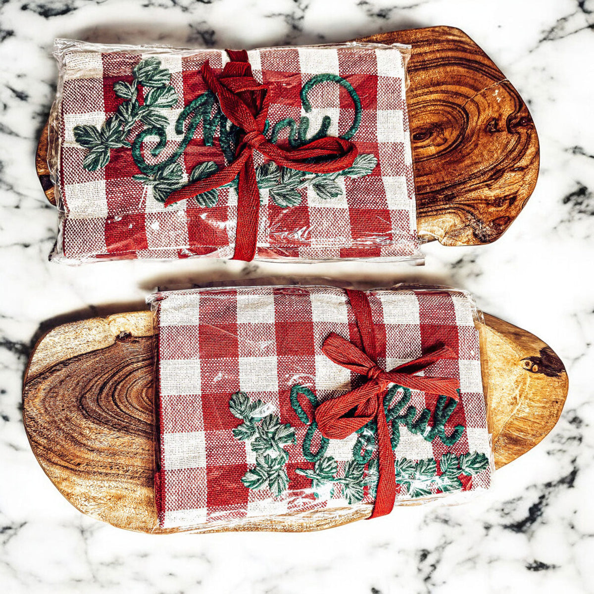 Holiday Charcuterie & Tartan Towel Set (2 Styles)