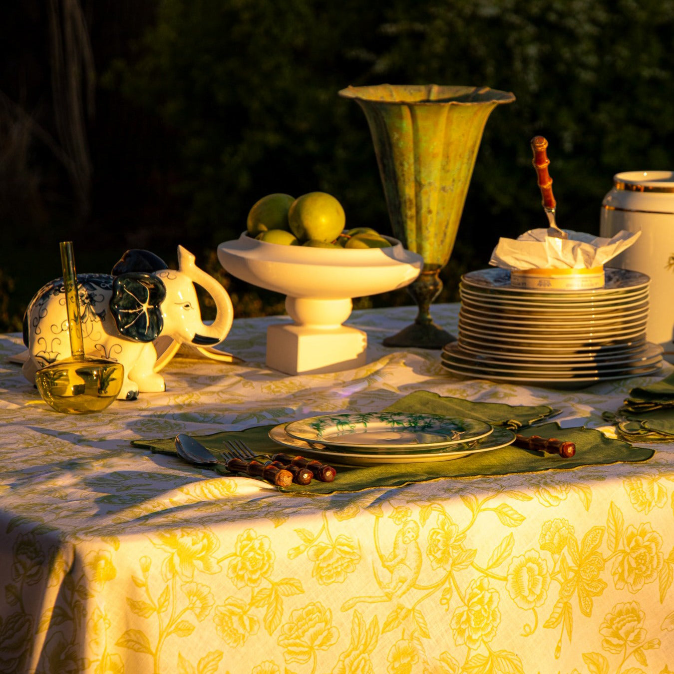 Ivory Flora Parlour Tablecloth (2 Sizes)