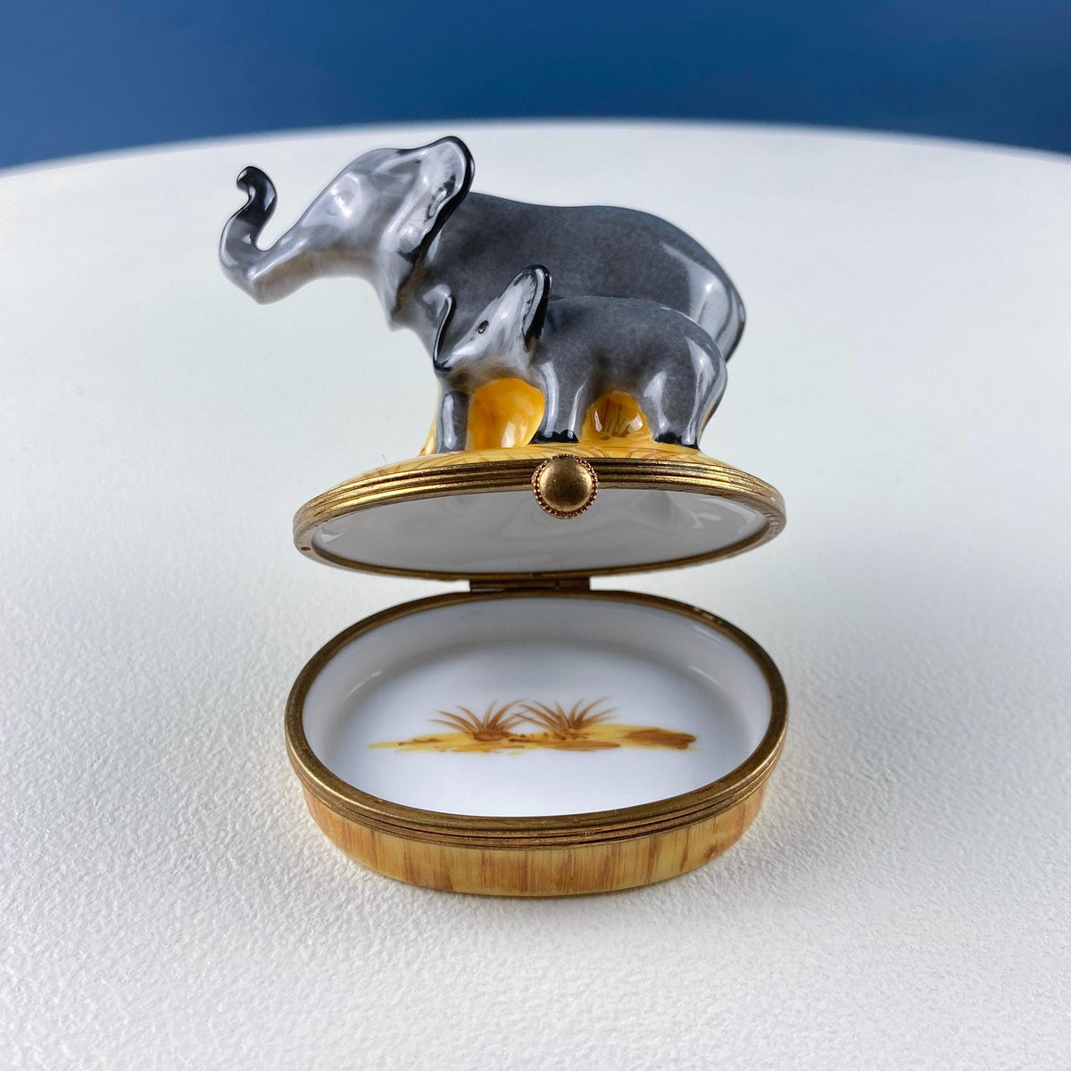Vintage Limoges Miniature Box – Mom & Baby Elephants Porcelain Trinket Box