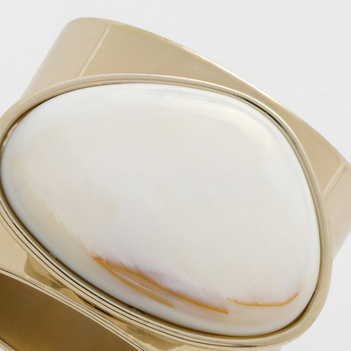 Gilt Edge Shell Napkin Rings – Mother of Pearl (Set of 2)