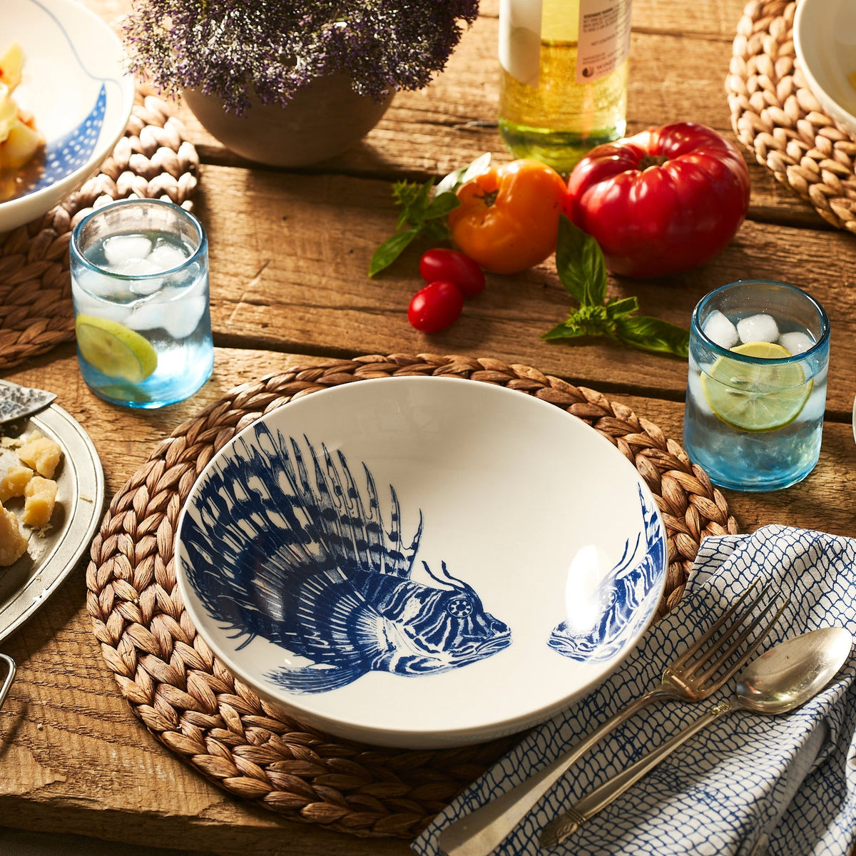 Spiky Fish Entrée Bowl