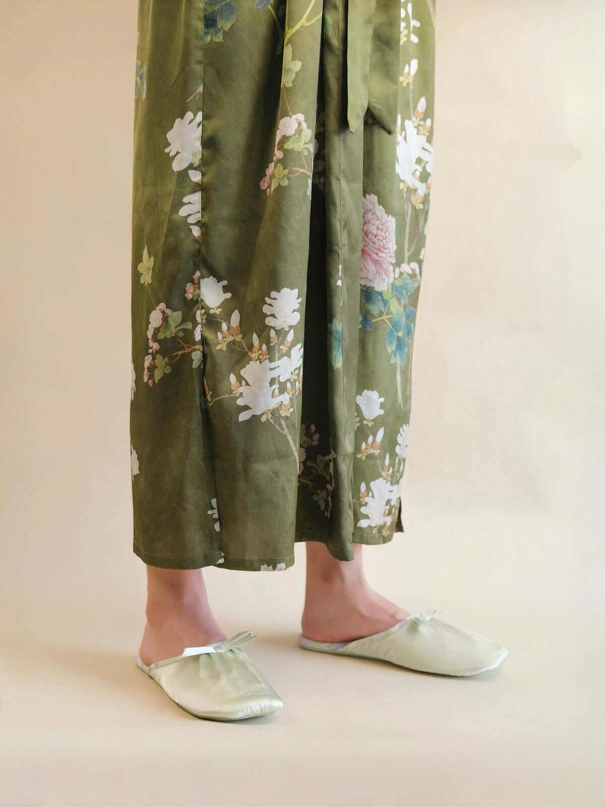 Ink Floral Print Slippers (Various Colors)