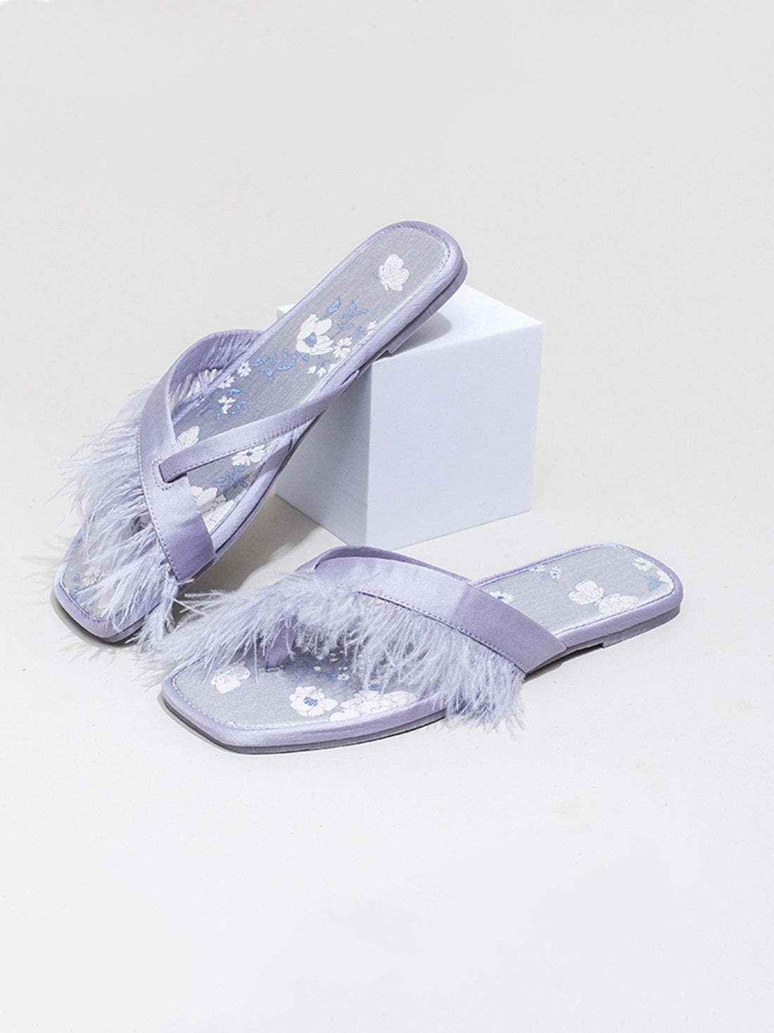 Elegant Summer Toe Ring Slippers (Various Colors)