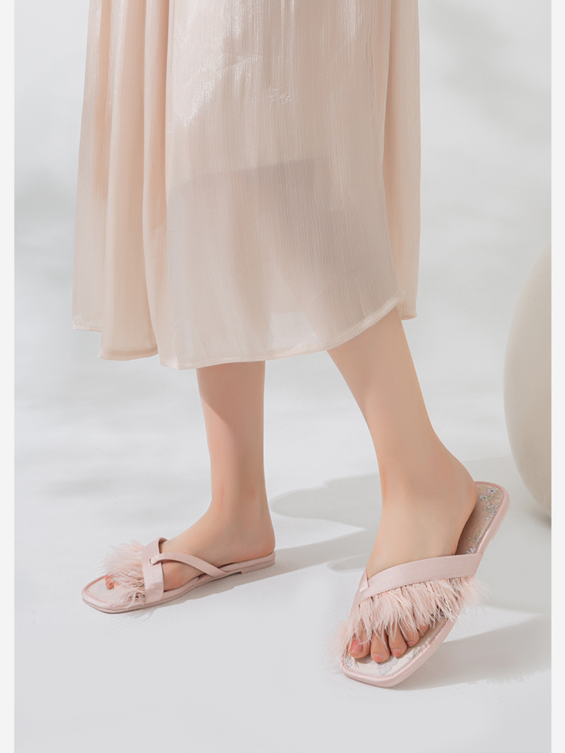 Elegant Summer Toe Ring Slippers (Various Colors)