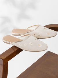 Oriental-Floral Mesh Closed-Toe Slippers
