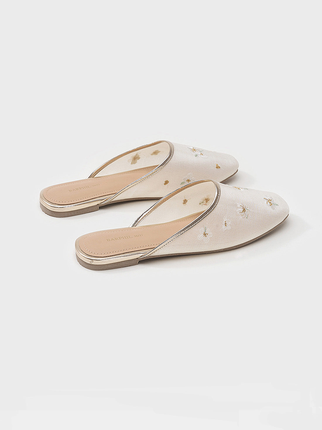 Oriental-Floral Mesh Closed-Toe Slippers