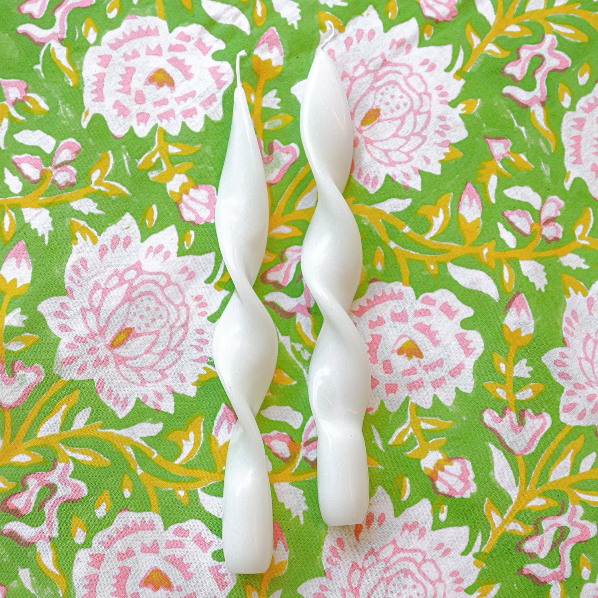 White Cotton Swirl Candle - Pack of 2