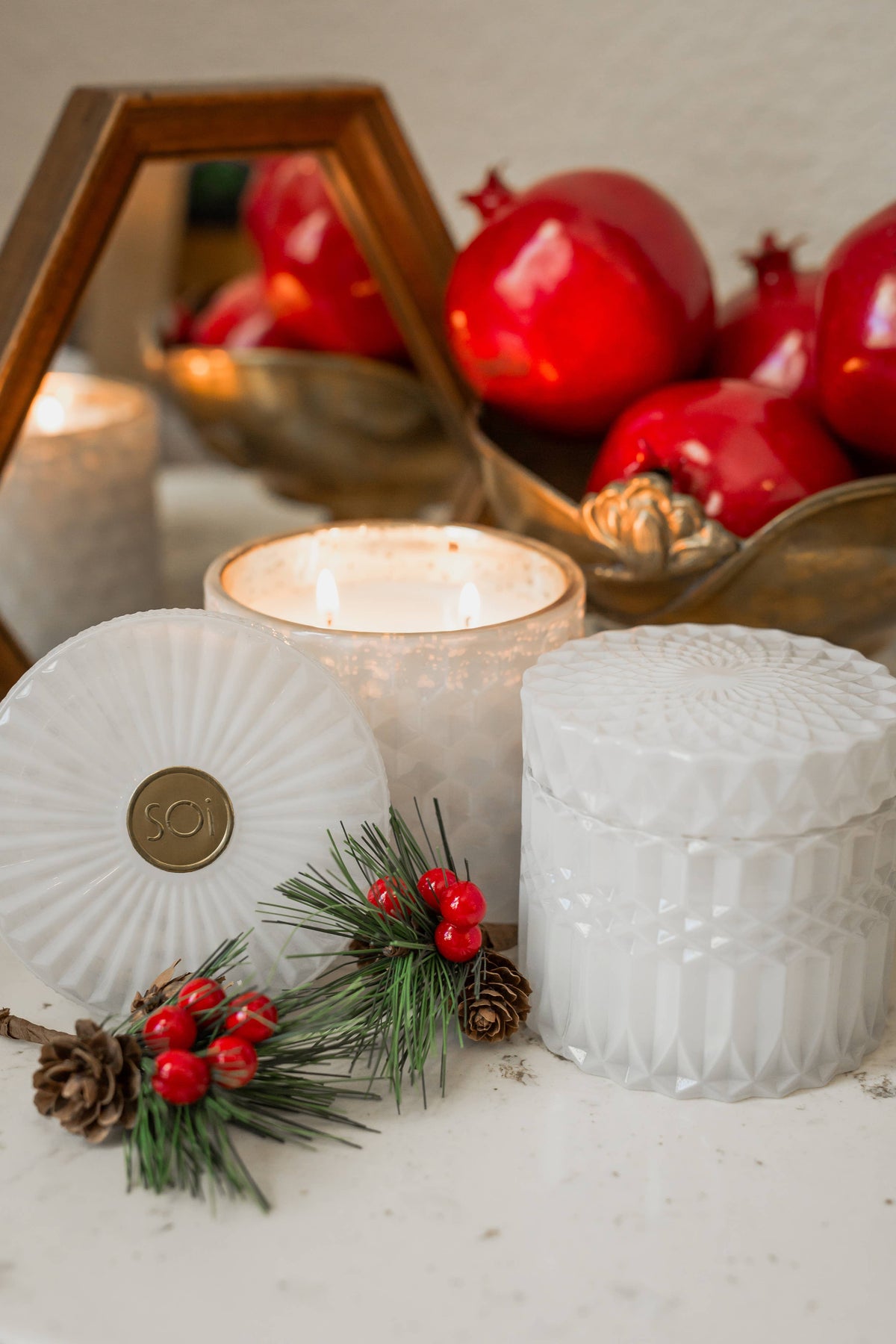 Winter Wonderland 8oz Petite Shimmer Candle (White)