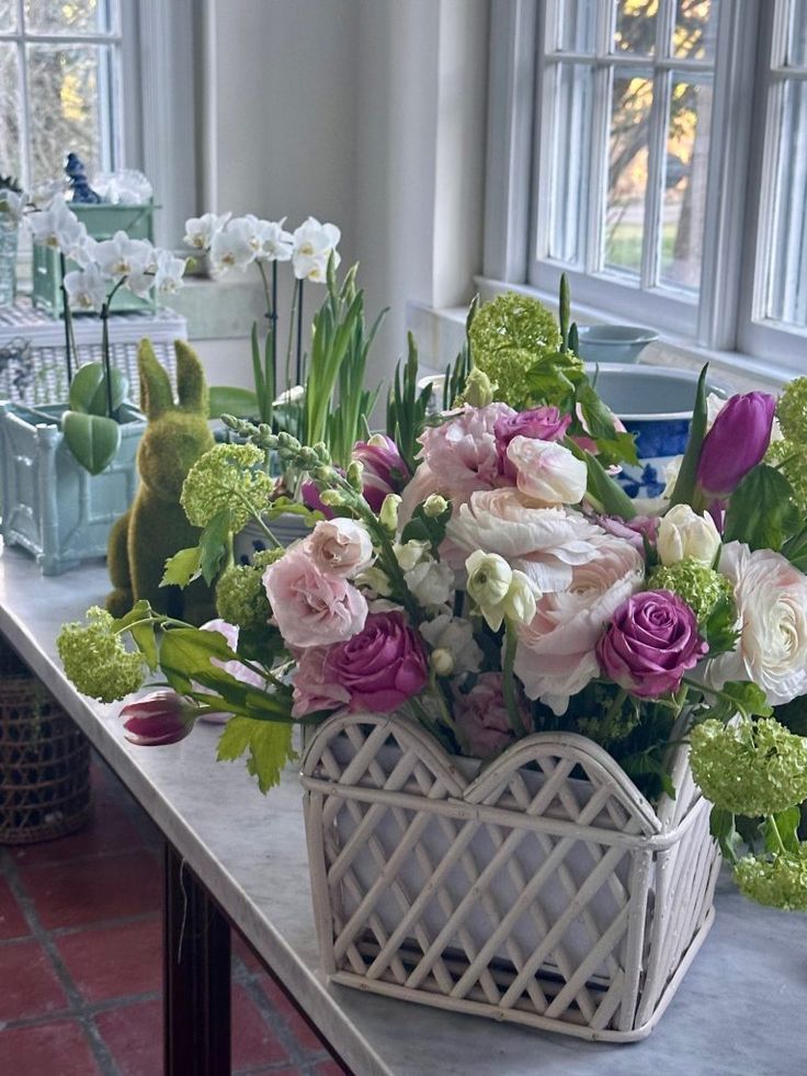 White Square Scalloped Lattice Rattan Planter (Various Sizes)