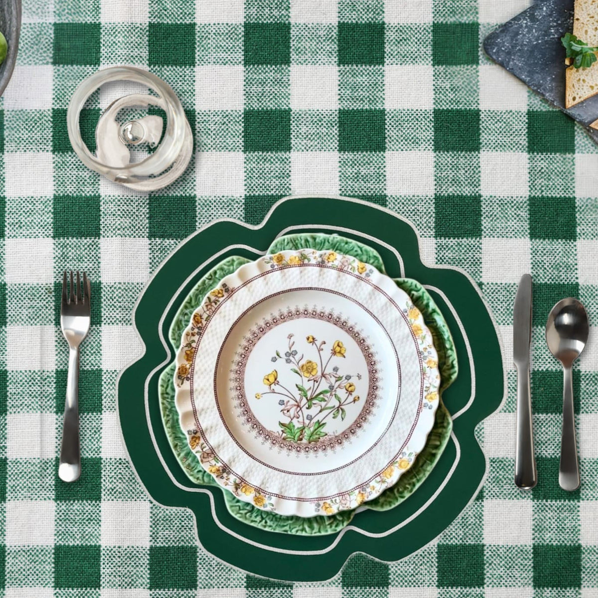 Cabbage Green Leaf-Shaped Faux Leather Placemat – Luxury Scalloped Edge Design