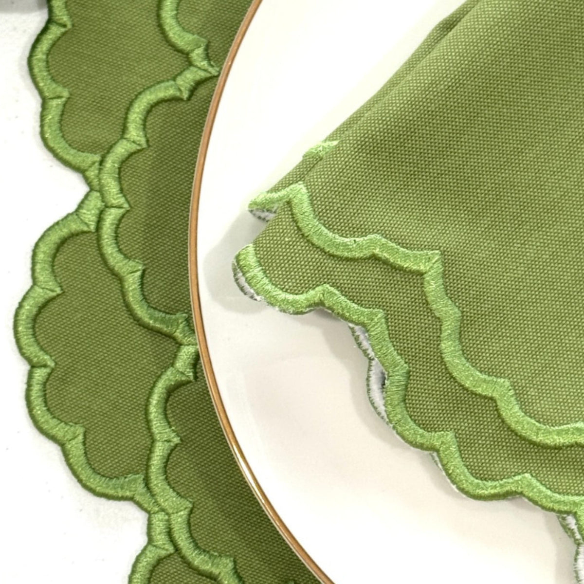 Cressida Green Round Fabric Placemat & Napkin Set