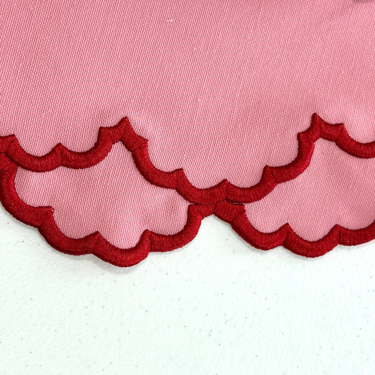 Scalloped Pink Round Fabric Placemat & Napkin Set