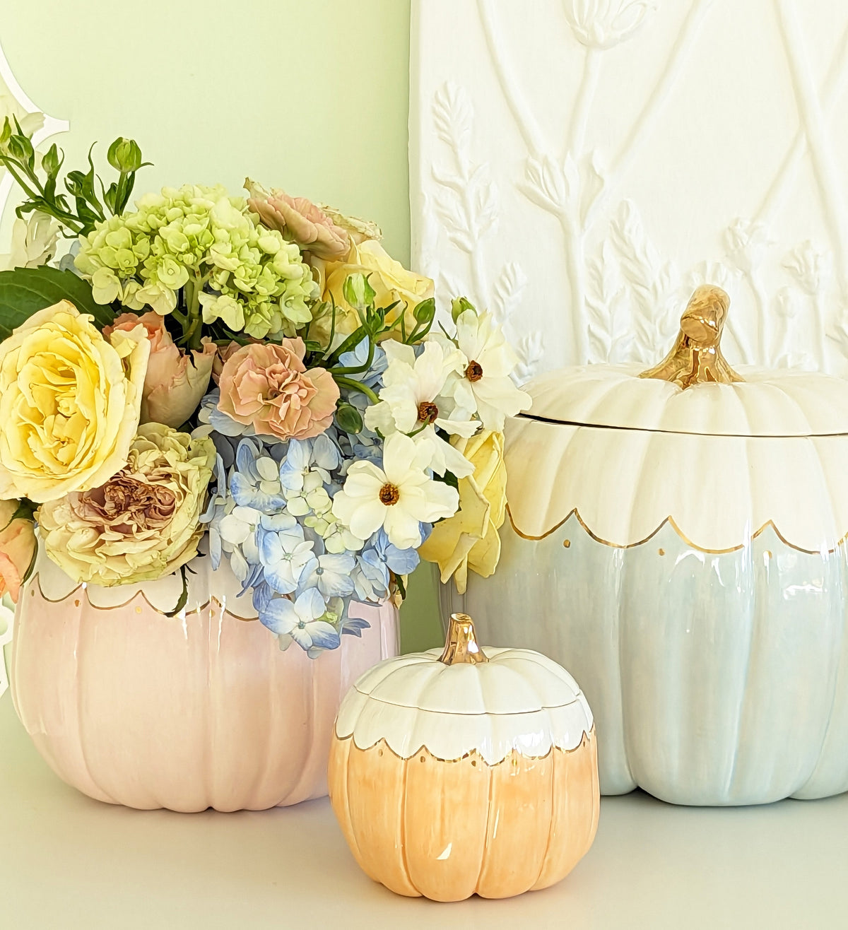 Scalloped Pumpkin Jars with 22K Gold Accents in Light Pink (Various Sizes)