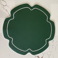 Cabbage Green Leaf-Shaped Faux Leather Placemat – Luxury Scalloped Edge Design