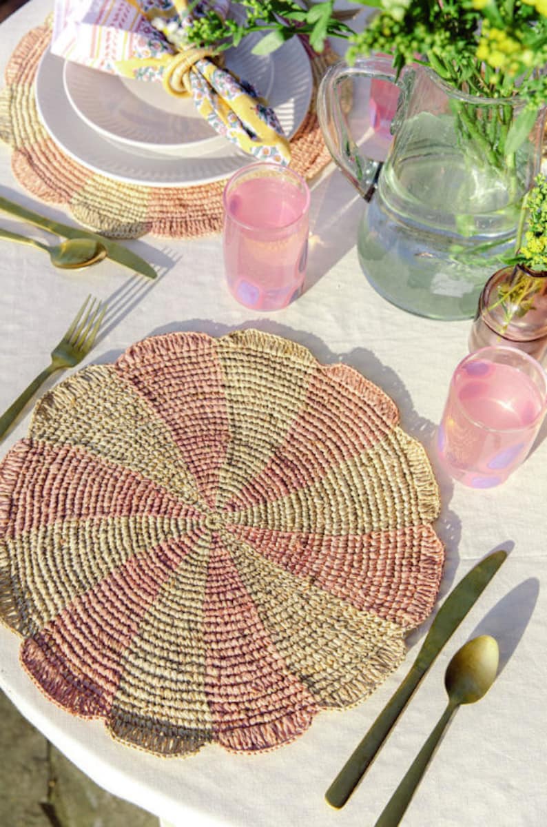 Round Pinwheel Crochet Pink Raffia Placemat