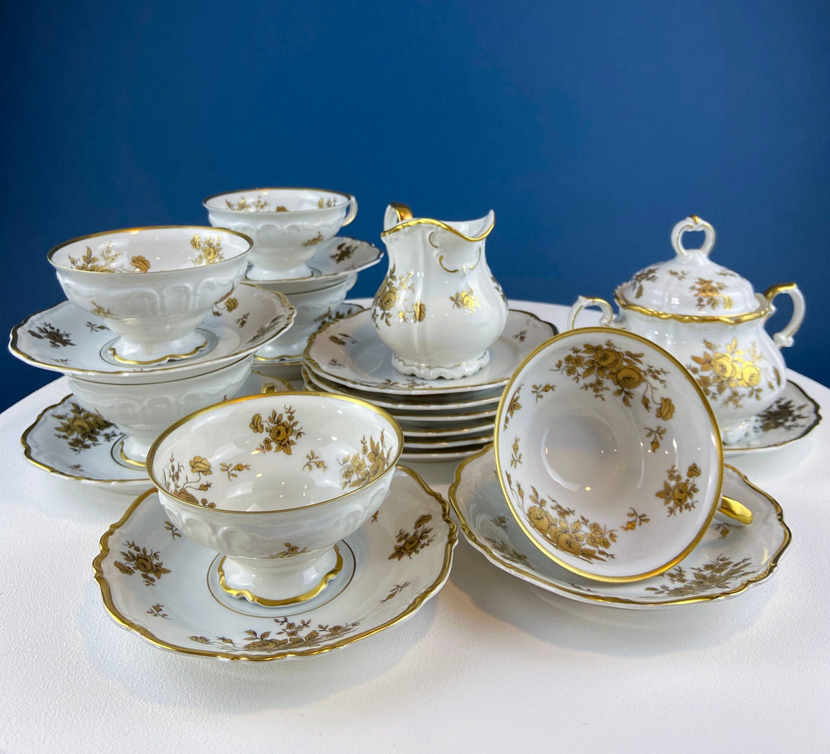 Castleton Gloria Porcelain Dinner Set – 24 Piece Hand Painted Rose Design