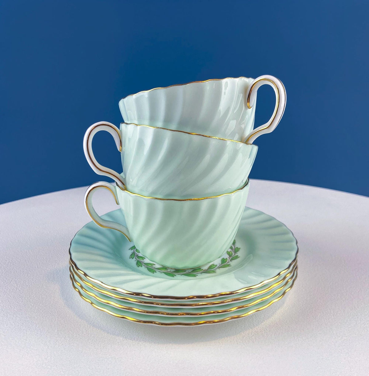 Minton Porcelain Cups & Saucers – Set of 4 Green & White Leaf Garland Design