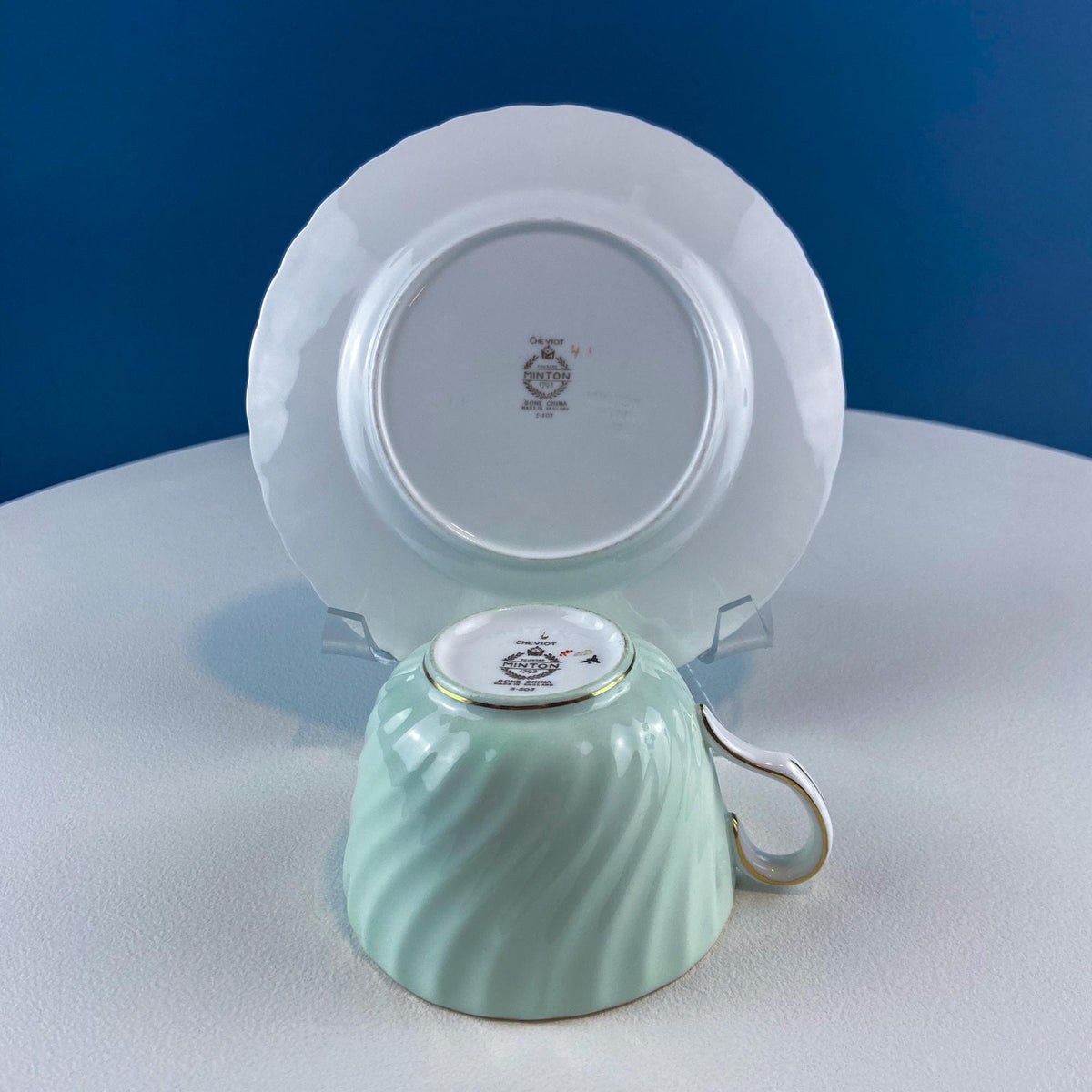 Minton Porcelain Cups & Saucers – Set of 4 Green & White Leaf Garland Design