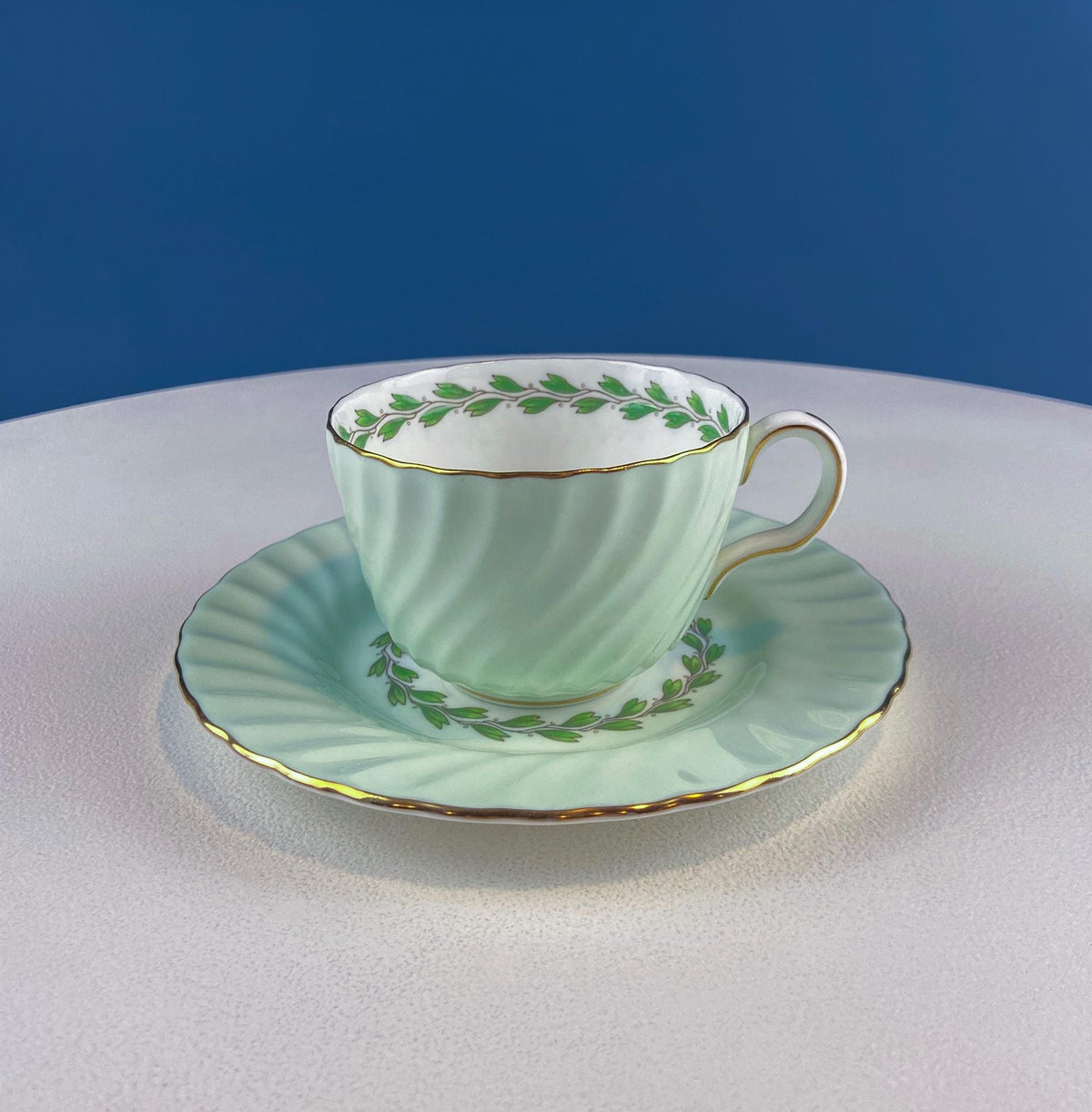 Minton Porcelain Cups & Saucers – Set of 4 Green & White Leaf Garland Design