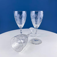 Daisy Motif Wine Goblets – Set of 5 Timeless Glasses