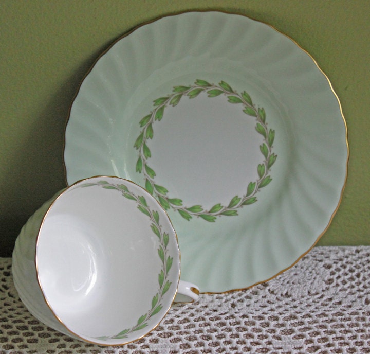 Minton Cheviot Green Cups & Saucers – Set of 4 with Laurel Garland S503
