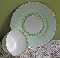 Minton Cheviot Green Cups & Saucers – Set of 4 with Laurel Garland S503
