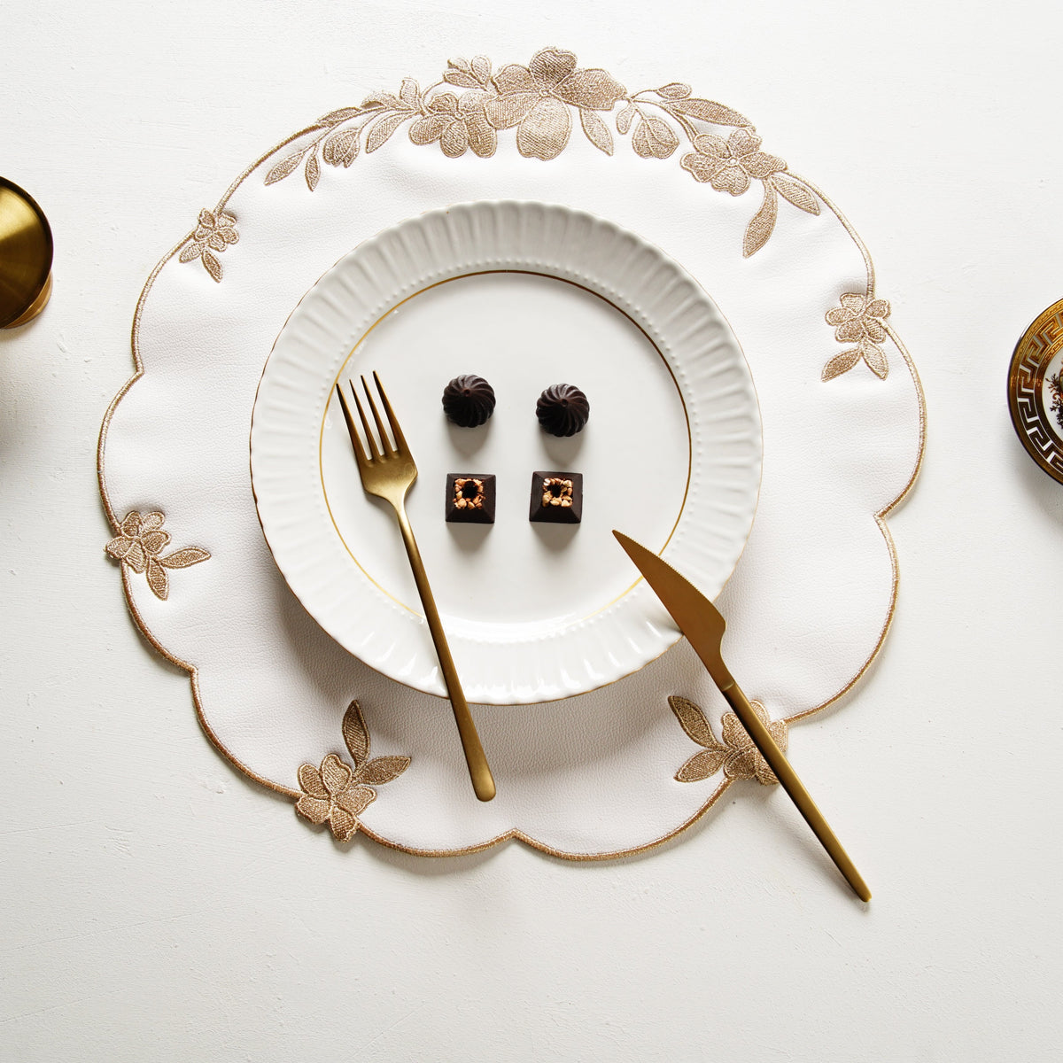 Lotus White Gold Round Faux Leather Placemat
