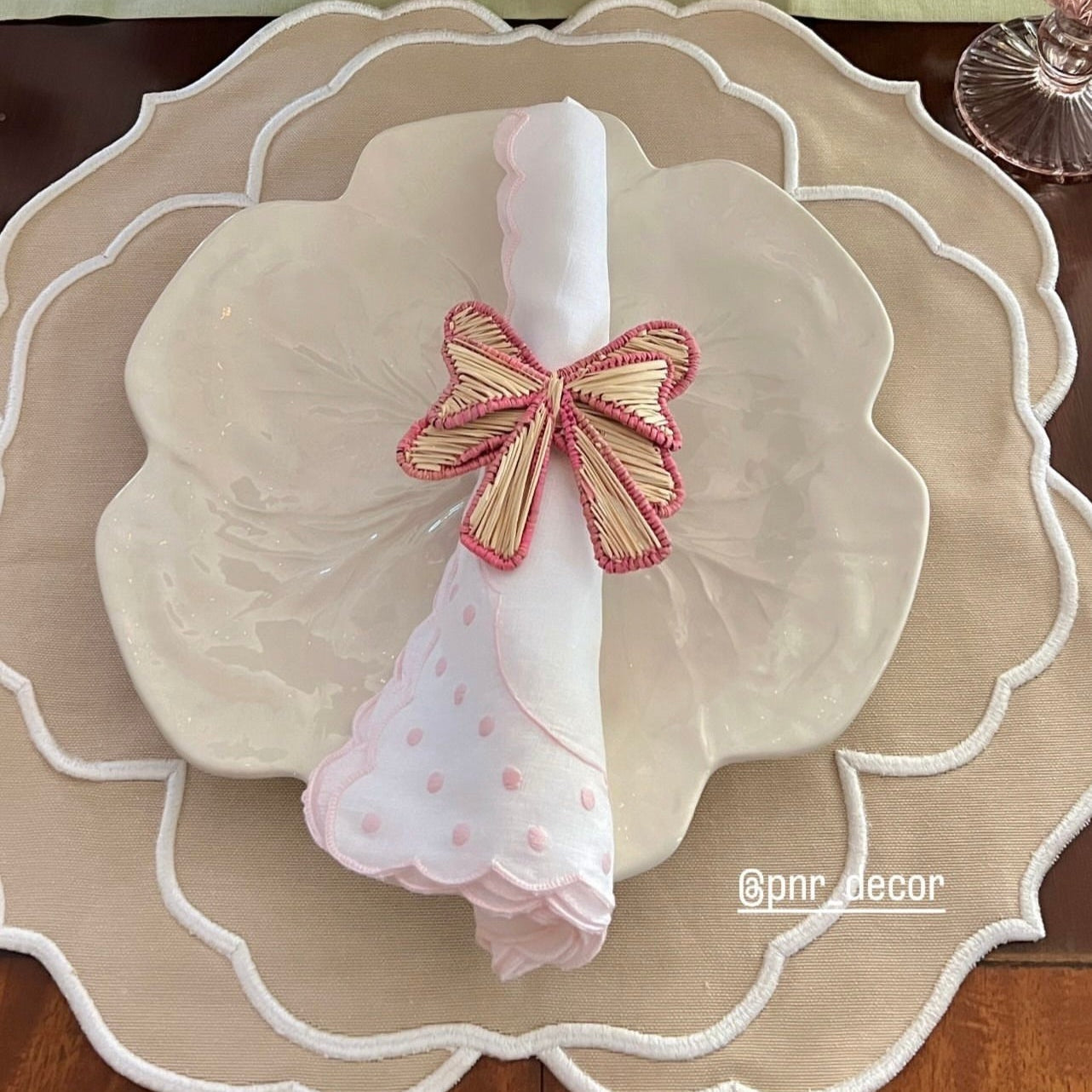 Sorelle Beige and White Placemat