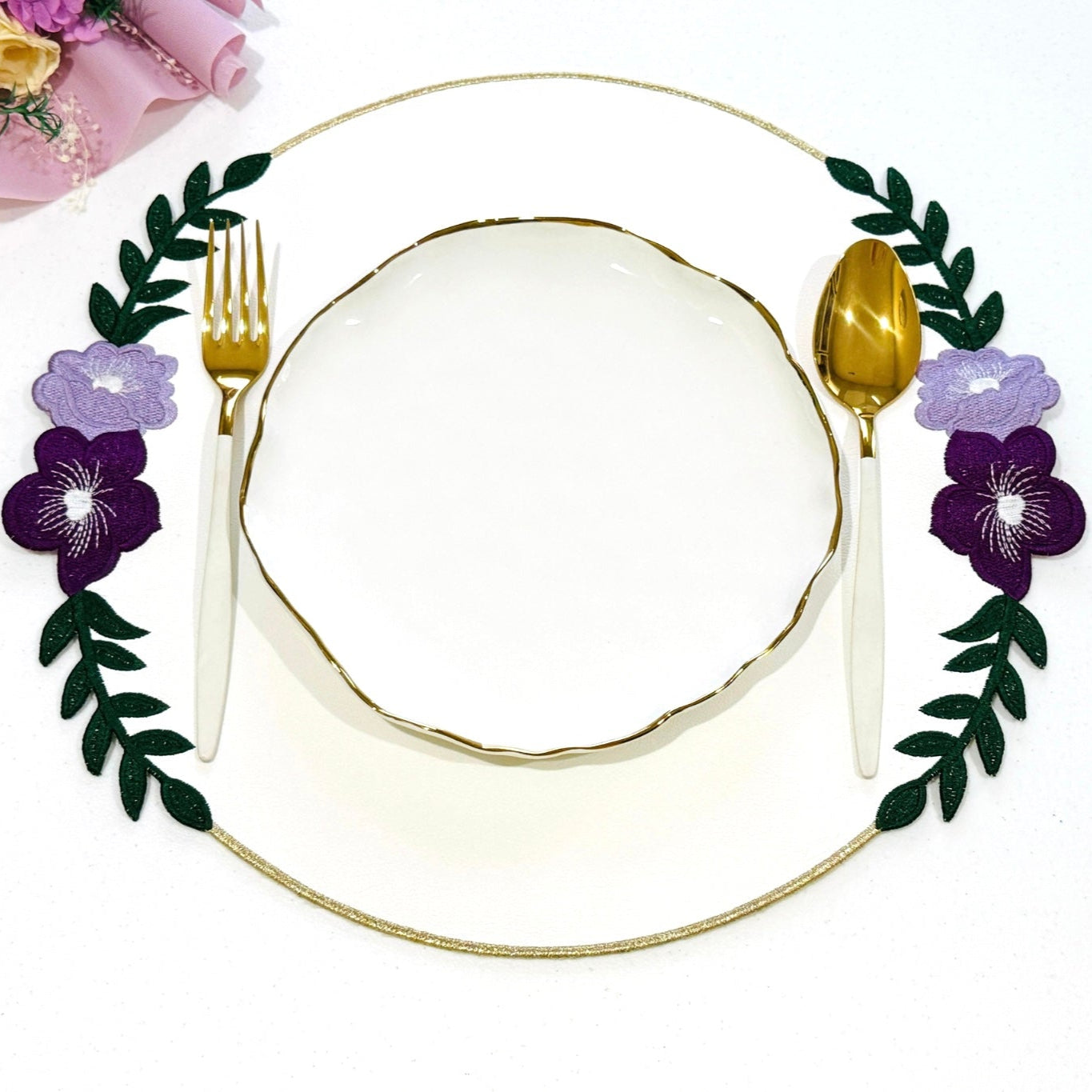 Jasmine White Round Faux Leather Placemat