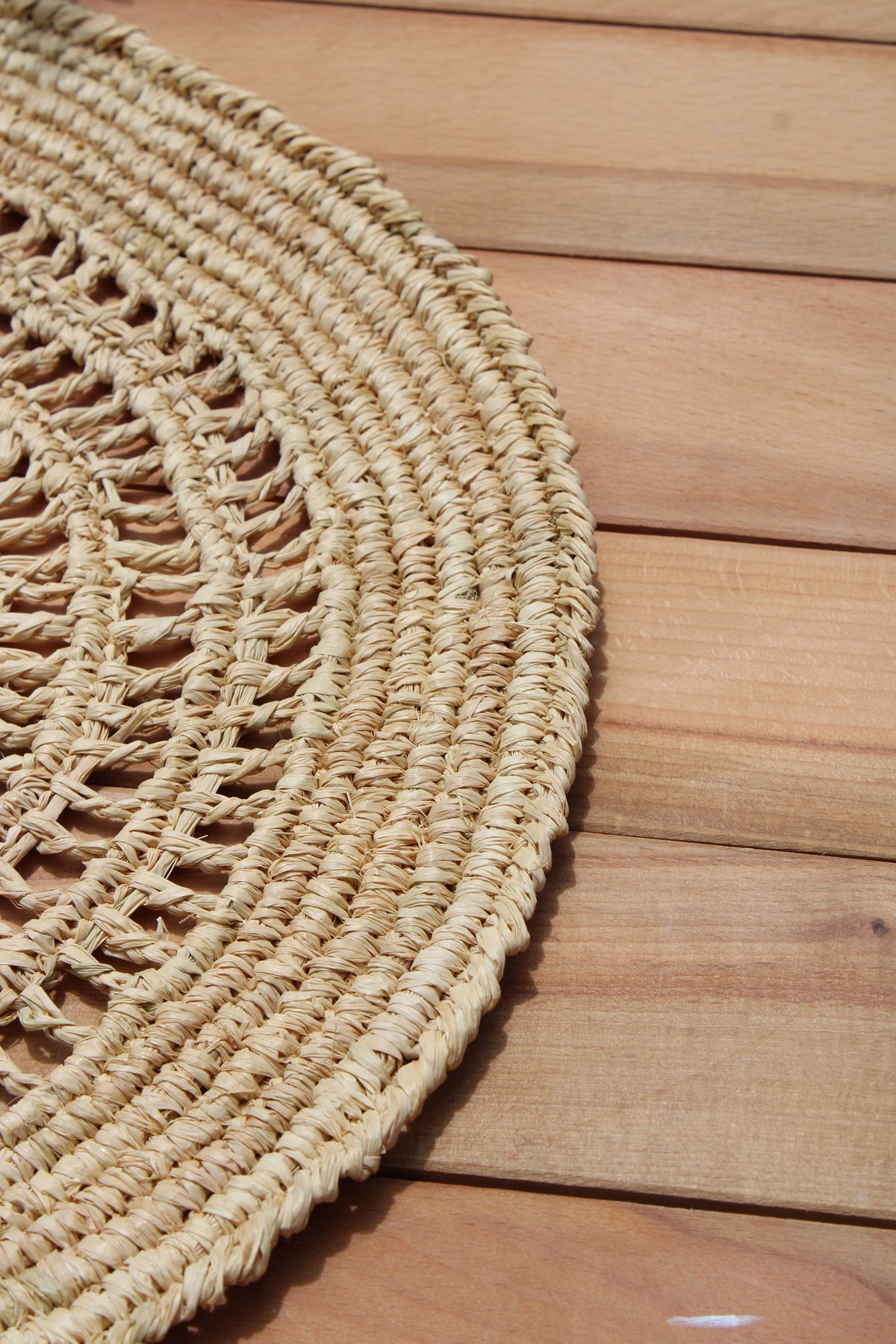 Tous Les Jours Raffia Crochet Placemat – 14"