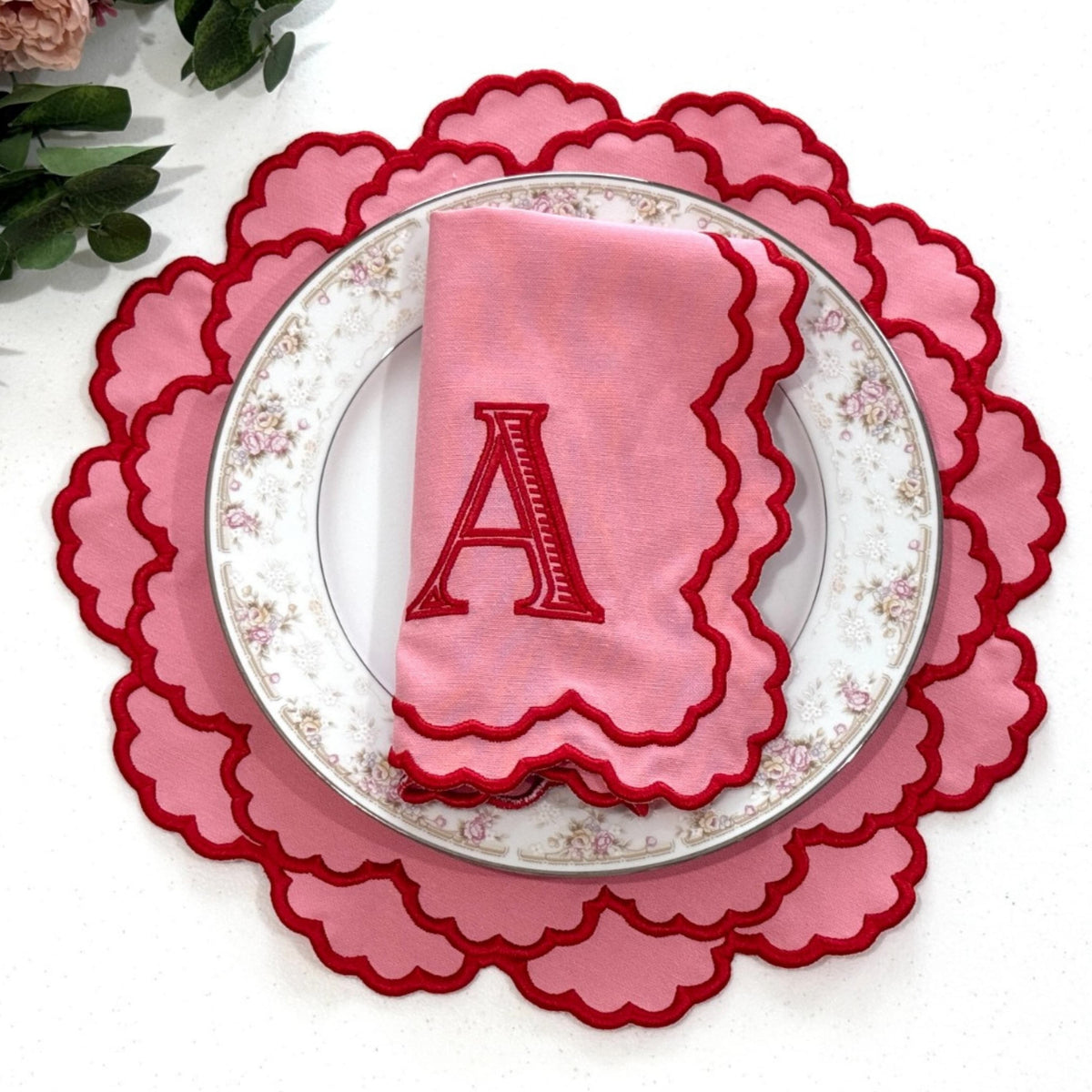 Scalloped Pink Round Fabric Placemat & Napkin Set