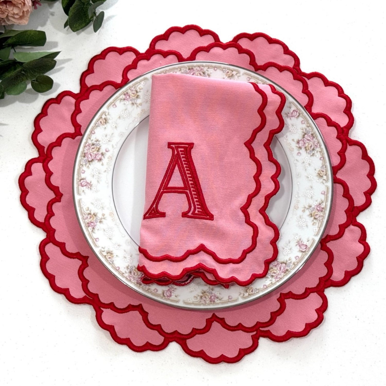Scalloped Pink Round Fabric Placemat & Napkin Set