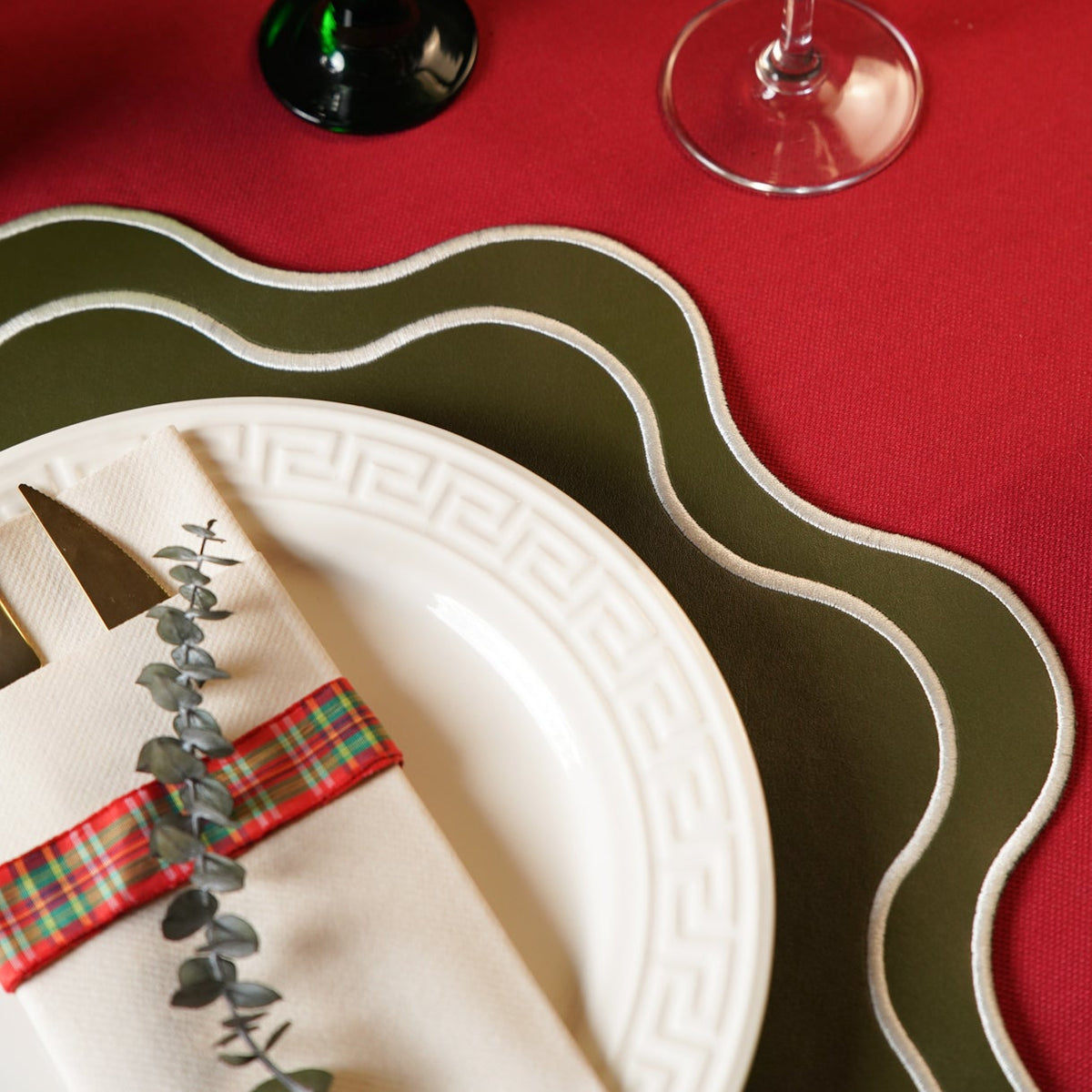 Haven Dark Green Wavy Edge Faux Leather Placemat